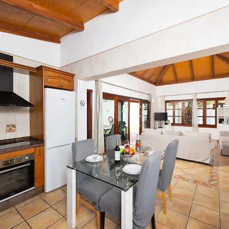 Brisa Del Mar 12 فيلة